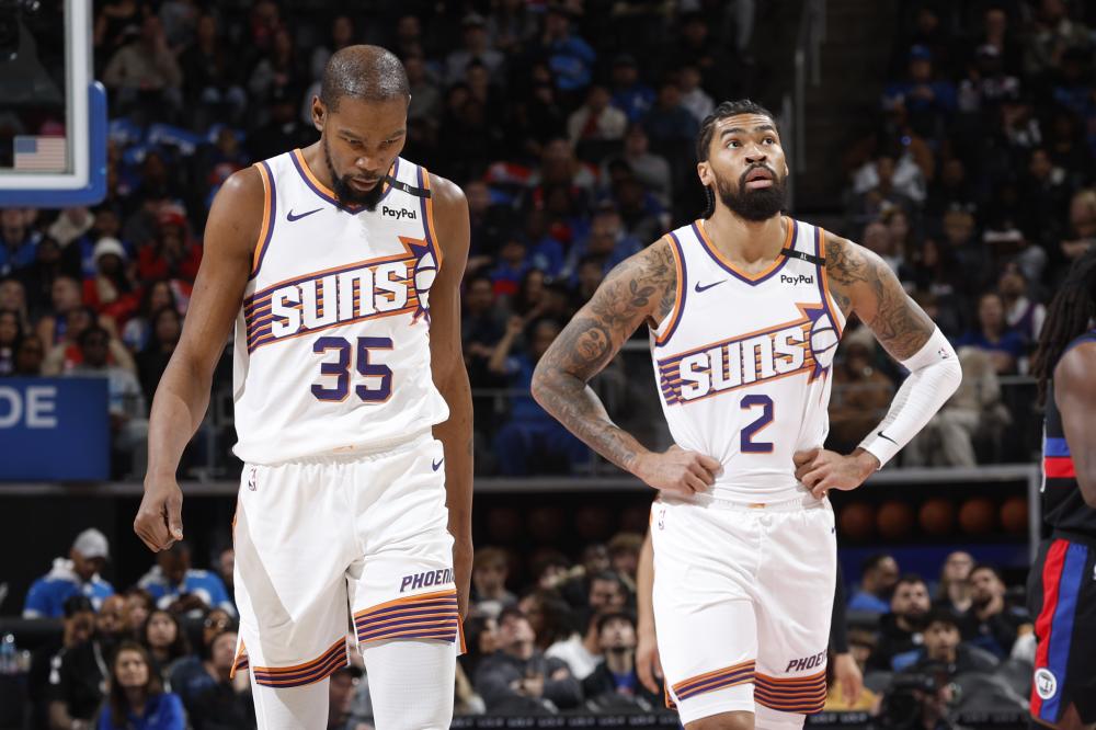 两位选手在 两位选手在