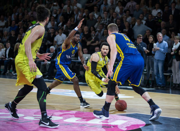 攻防转换中 攻防转换中